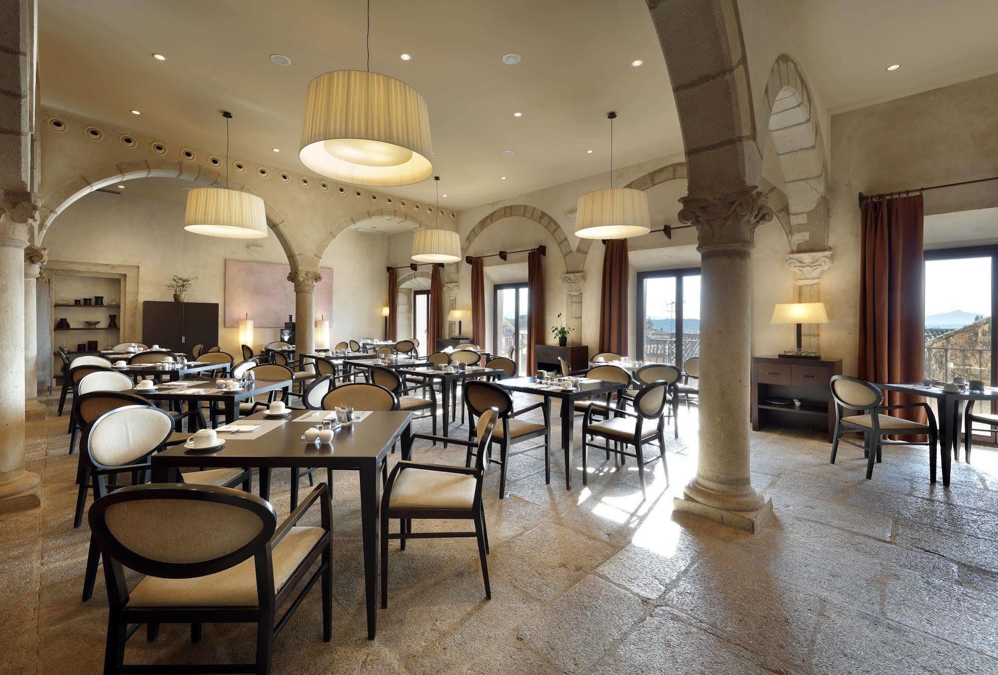 Eurostars Palacio De Santa Marta Трухильо Экстерьер фото